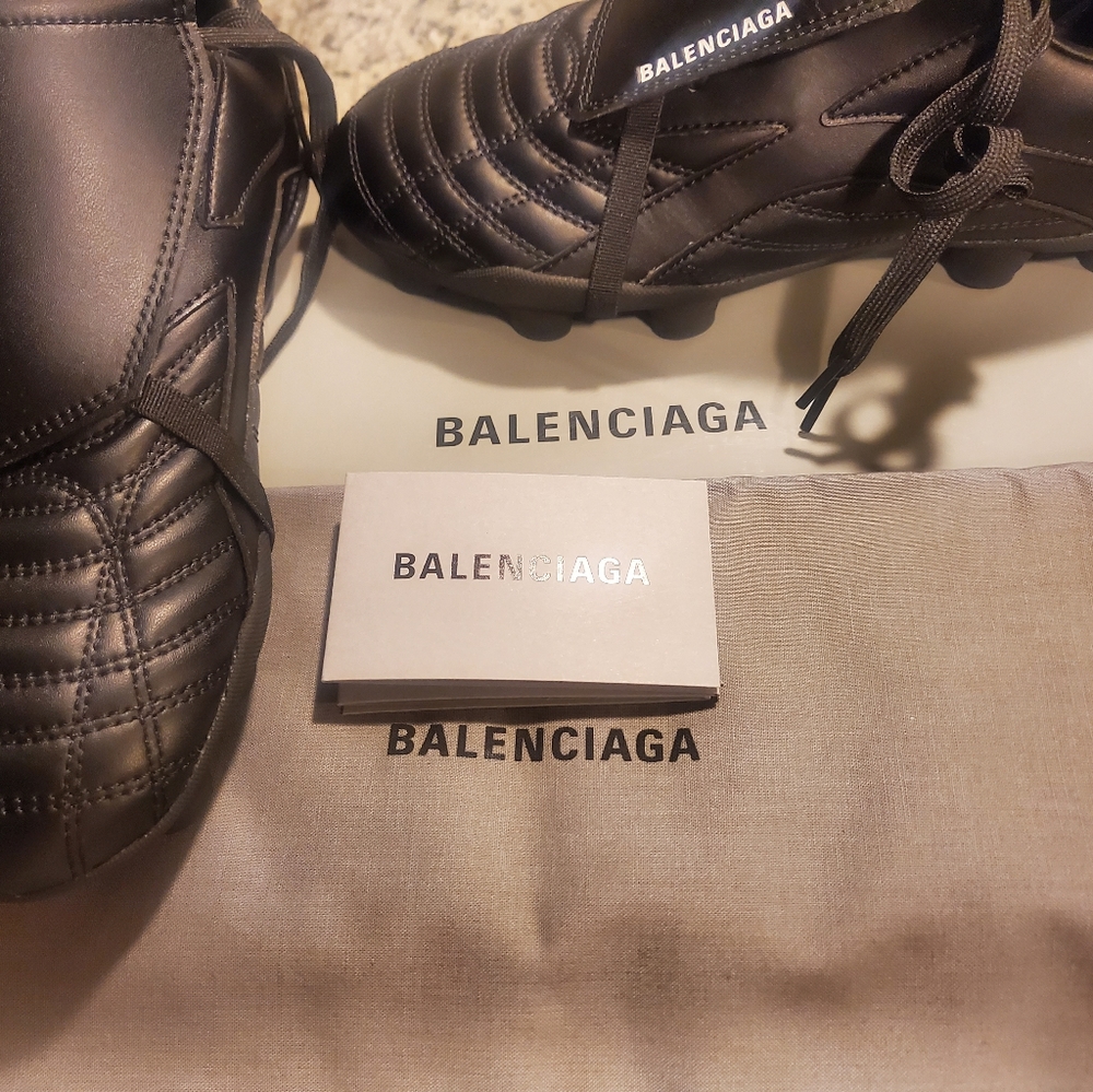 100% Authentic brand new Balenciaga size 5